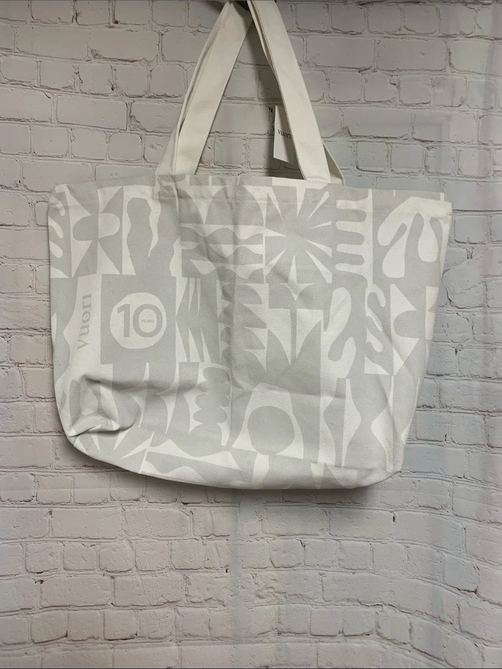 NEW Vuori Limited Edition Cody Hudso White Gray Graphic Beach XLarge Canvas Tote